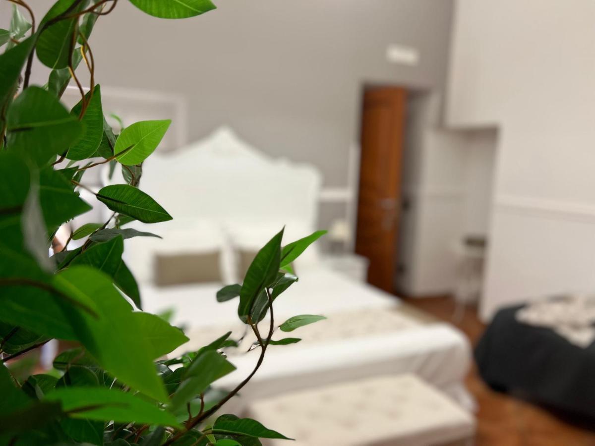 Bed and Breakfast Miluar - Centro Storico - Lungo La Via Della Musica à Naples Extérieur photo